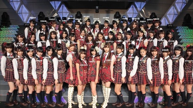 Gambar Foto AKB48 Saat Tampil di Atas Panggung