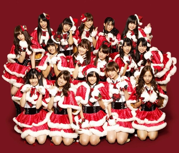 Gambar Foto AKB48 Tampak Lucu dengan Baju Santa