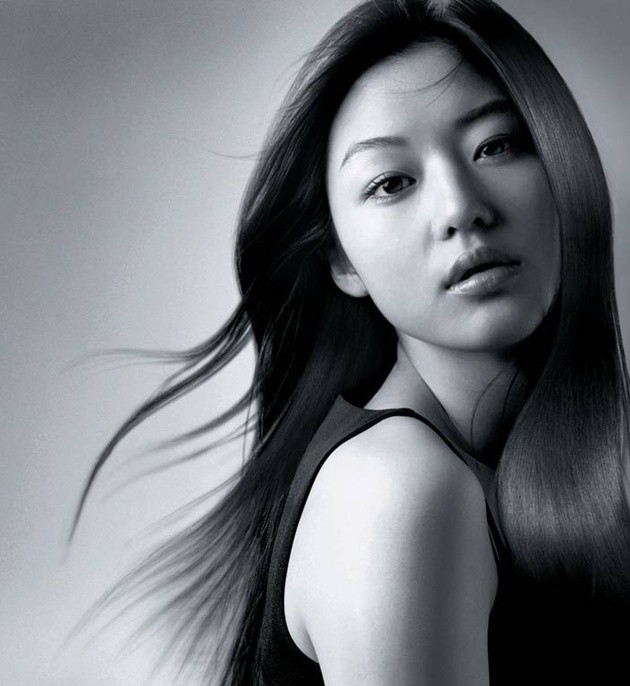 Gambar Foto Jun Ji Hyun Pemotretan dengan Tema Klasik