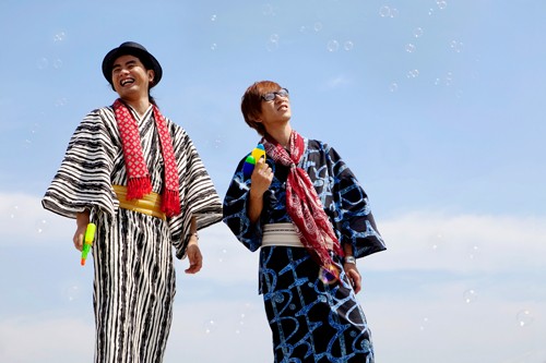 Gambar Foto Depapepe Pemotretan dengan Menggunakan Kimono