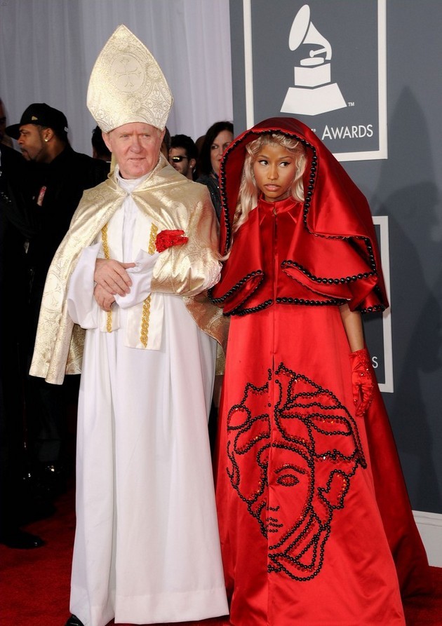 Gambar Foto Nicki Minaj di Red Carpet Grammy Awards 2012