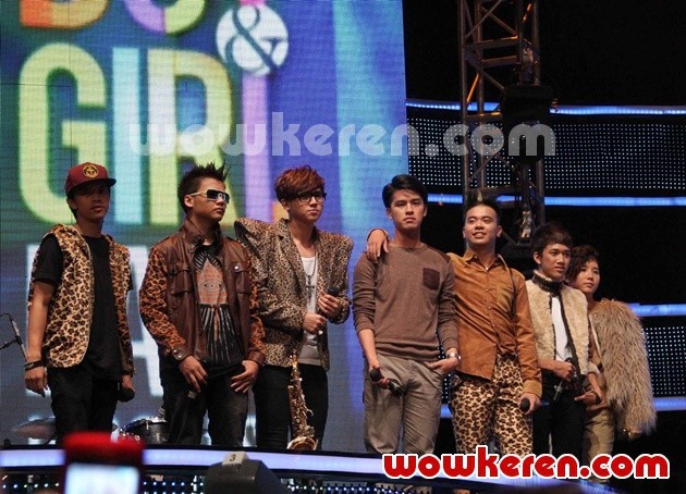 Gambar Foto Performance SM*SH di Grand Final Boy & Girl Band Indonesia Result Show