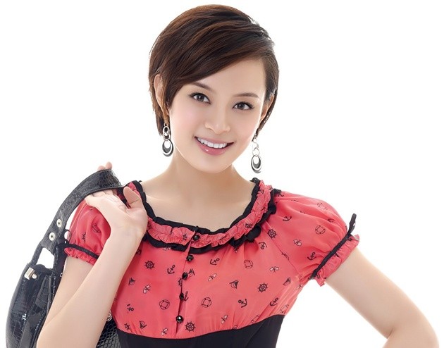 Gambar Foto Sun Li untuk Katalog Fashion