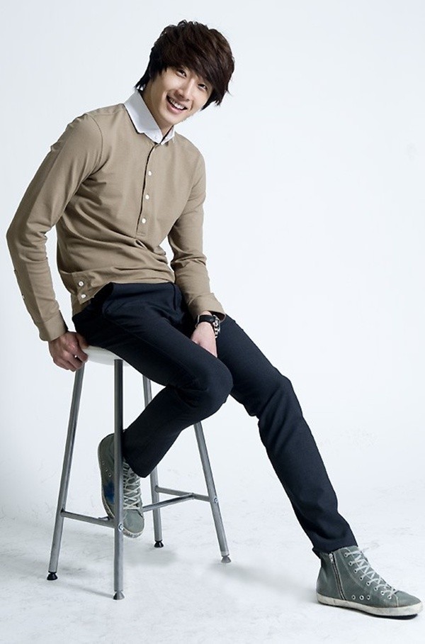 Gambar Foto Jung Il Woo Laris Sebagai Model