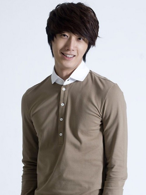 Gambar Foto Jung Il Woo untuk Katalog Fashion