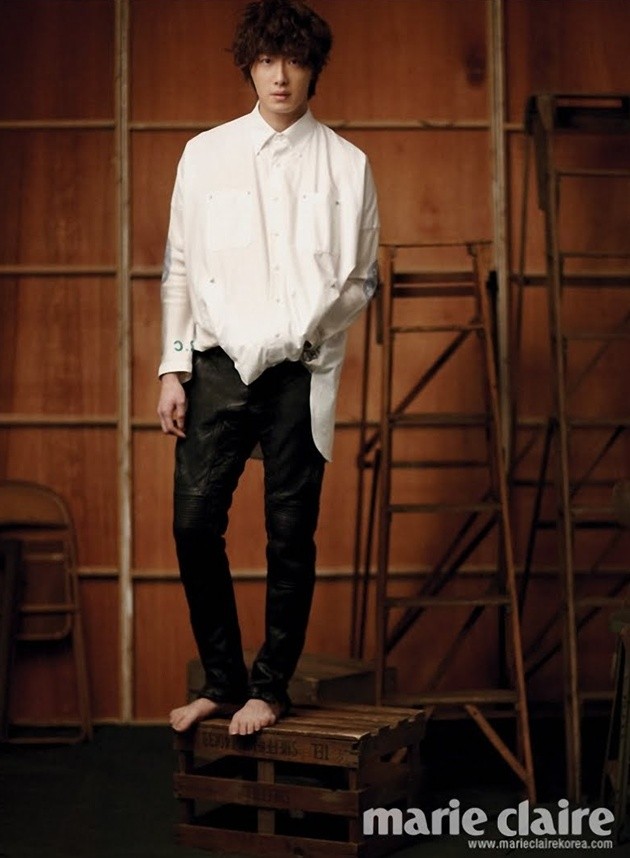 Gambar Foto Jung Il Woo untuk Majalah Marie Claire Korea