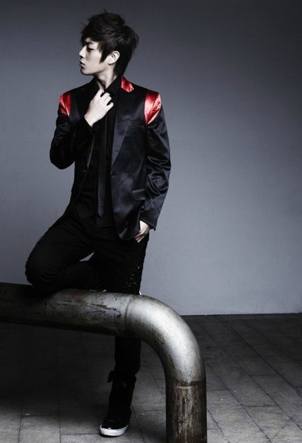 Gambar Foto Yoon Doo Joon untuk Promo Album Bersama Beast