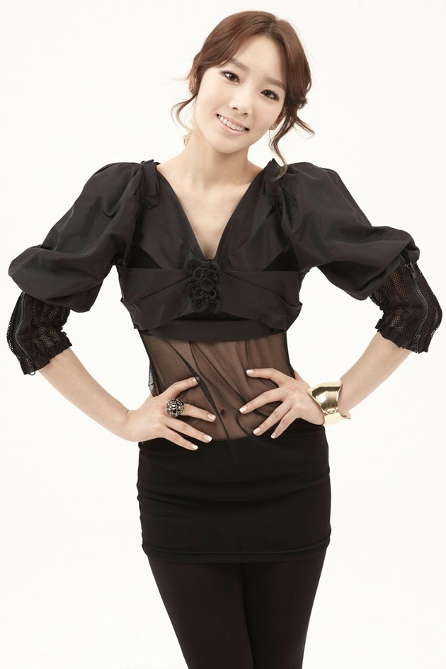 Gambar Foto Gaya Tae Yeon dalam Berbagai Photo Shoot
