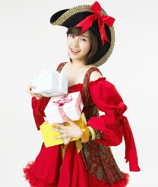 Gambar Foto Tiffany Bergaya di Depan Kamera