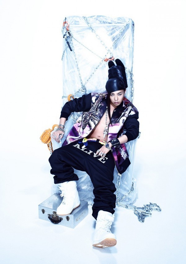 Gambar Foto G-Dragon di Promo Mini Album Terbaru Big Bang 'Alive'