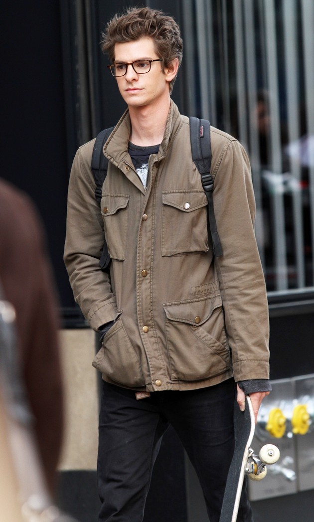 Gambar Foto Andrew Garfield Terlihat di On Set 'The Amazing Spider-Man'