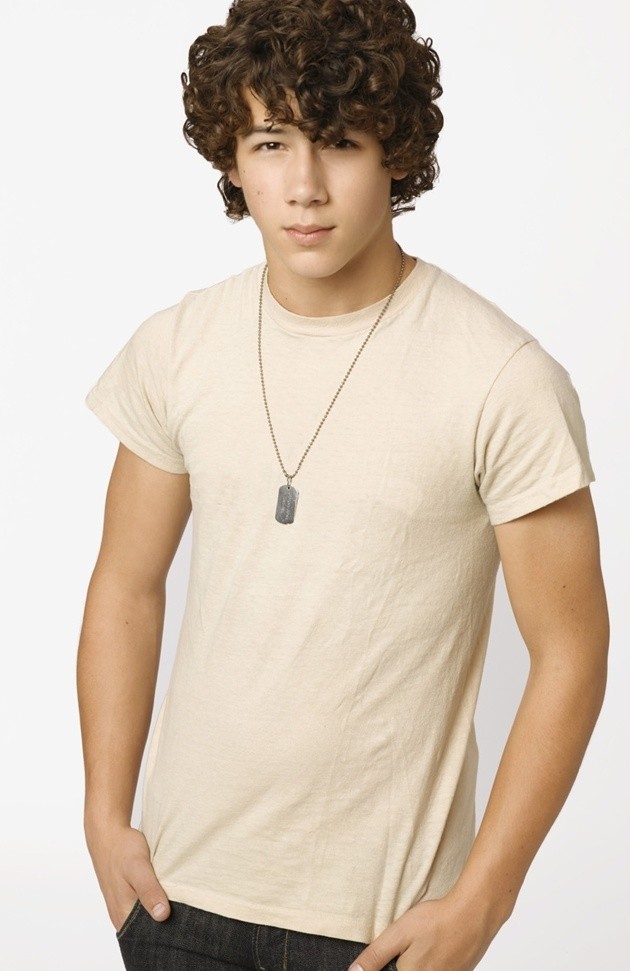 Gambar Foto Nick Jonas Memulai Karir Tahun 2002 - Foto 2 dari 20