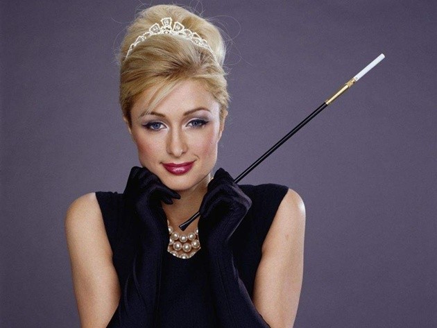 Gambar Foto Paris Hilton adalah Seorang Pengusaha