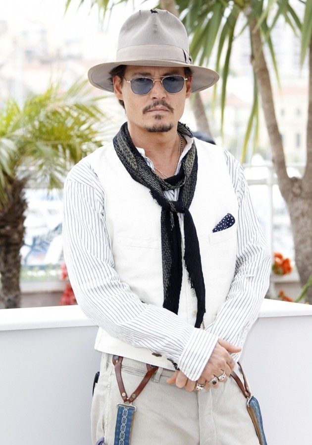 Gambar Foto Johnny Depp Menghadiri Cannes Film Festival ke 64