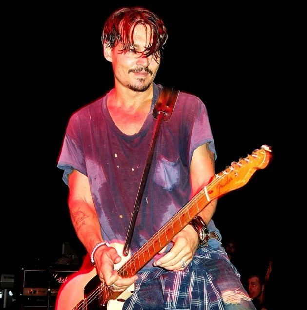 Gambar Foto Johnny Depp Dulu adalah Gitaris Sebuah Band Bernama 'The Kids and P'