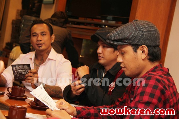 Gambar Foto Superman Is Dead Saat Ditemui di Kantor Sony Music