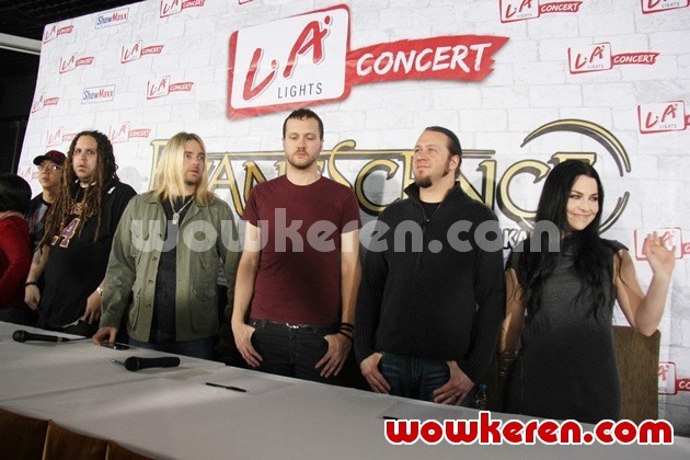 Gambar Foto Evanescence di Jumpa Pers 'LA Lights Concert Evanescence Live in Jakarta'
