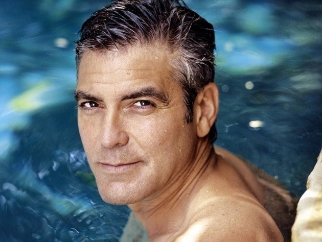 Gambar Foto George Clooney dengan Aktifitasnya