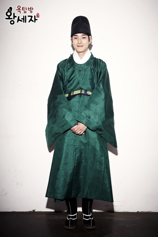 Gambar Foto Choi Woo Shik Berperan Sebagai Do Chi San di Serial 'Rooftop Prince'