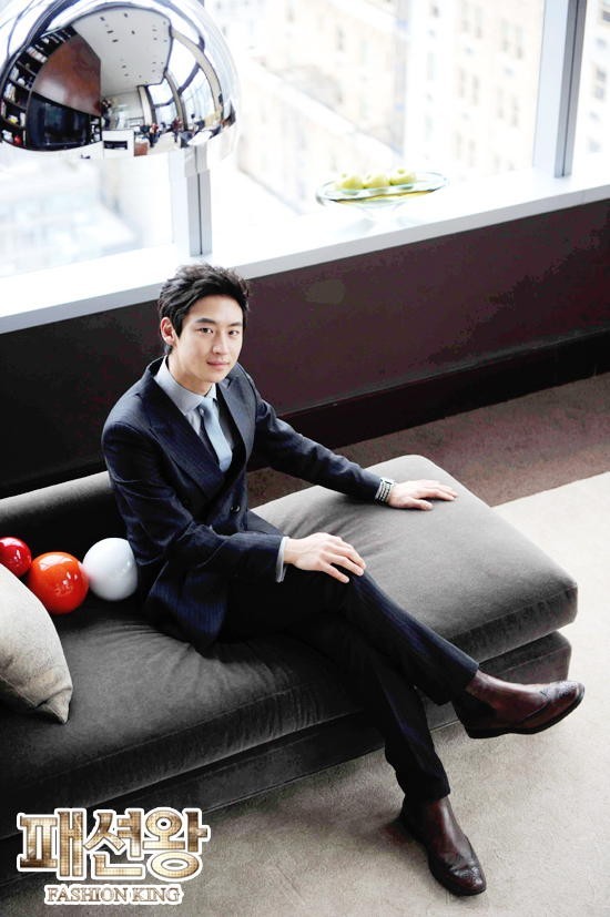 Gambar Foto Lee Je Hoon Berperan Sebagai Jung Jae Hyuk di Serial 'Fashion King'