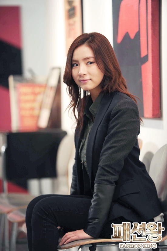 Gambar Foto Shin Se Kyung Berperan Sebagai Lee Ga Young di Serial 'Fasion King'