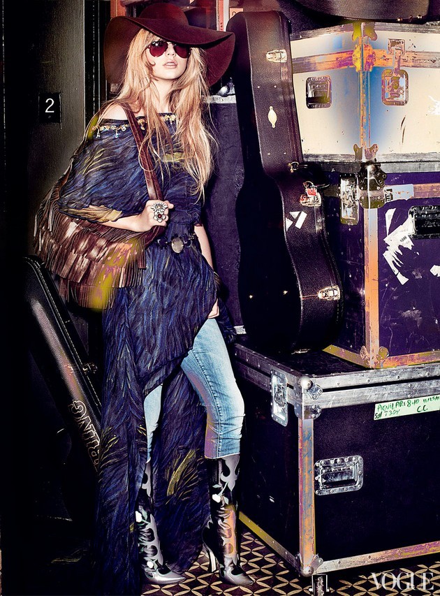 Gambar Foto Taylor Swift di Majalah Vogue Edisi Februari 2012
