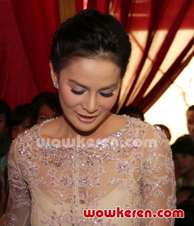 Gambar Foto Prosesi Lamaran Astrid Tiar dan Aldi Situmorang