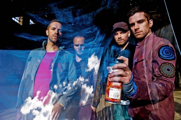 Foto Coldplay di Promo Single 'Every Teardrop is Waterfall'