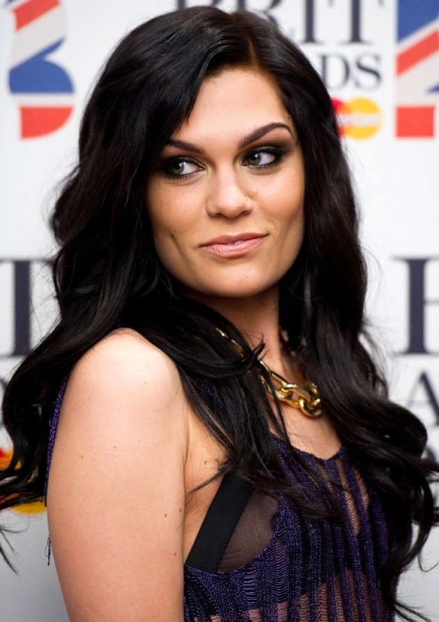 Gambar Foto Jessie J di Red Carpet Brit Awards 2012