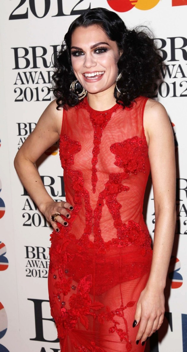 Gambar Foto Jessie J di Red Carpet Brit Awards 2012