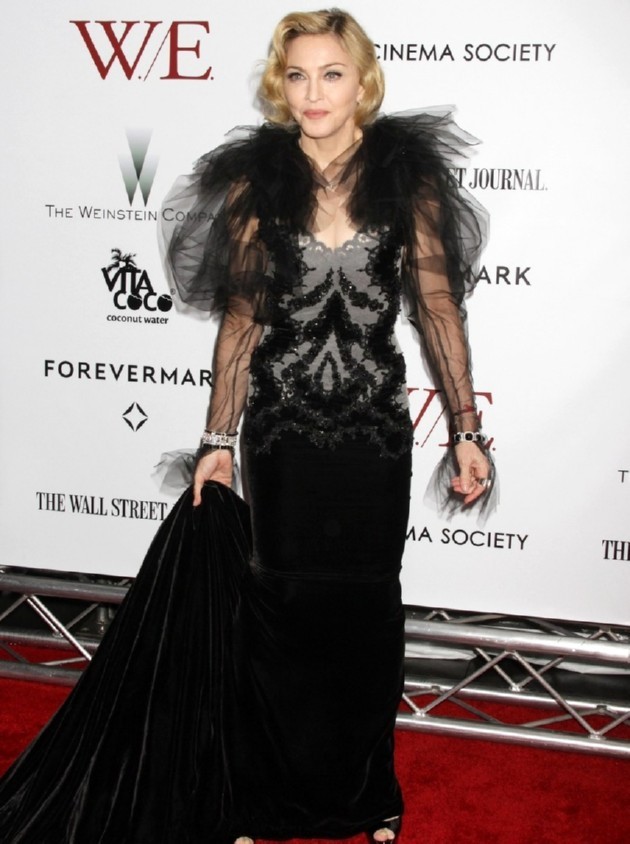 Gambar Foto Madonna di Premiere 'W.E.'
