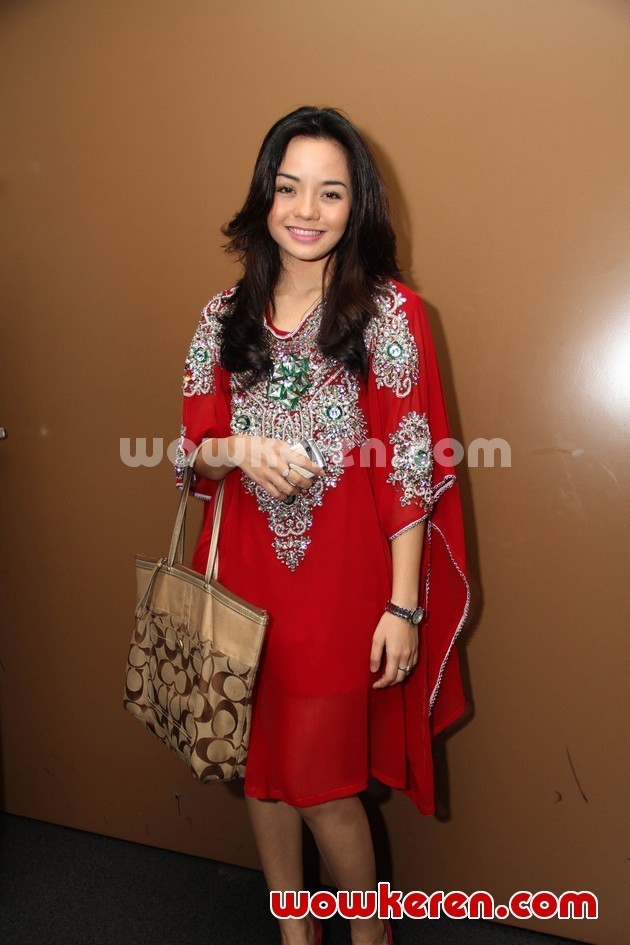 Gambar Foto Gita Sinaga Saat Ditemui di SCTV Tower