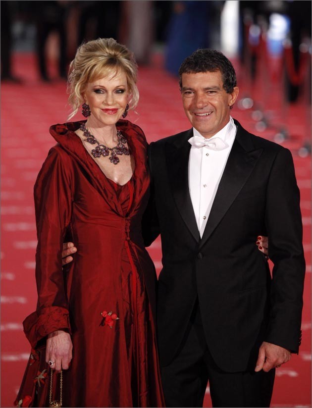 Gambar Foto Antonio Banderas dan Melanie Griffith di Goya Film Awards