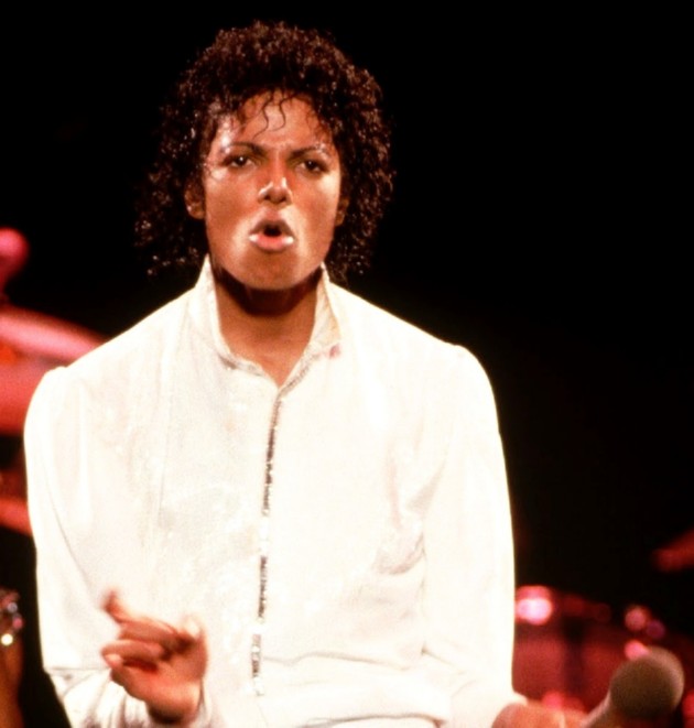 Gambar Foto Michael Jackson Telah Meraih Penghargaan 13 Grammy Awards