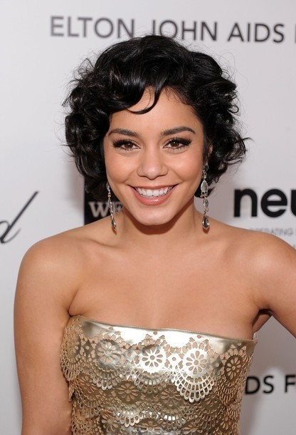 Gambar Foto Vanessa Hudgens di Acara 'Elton John AIDS Foundation'