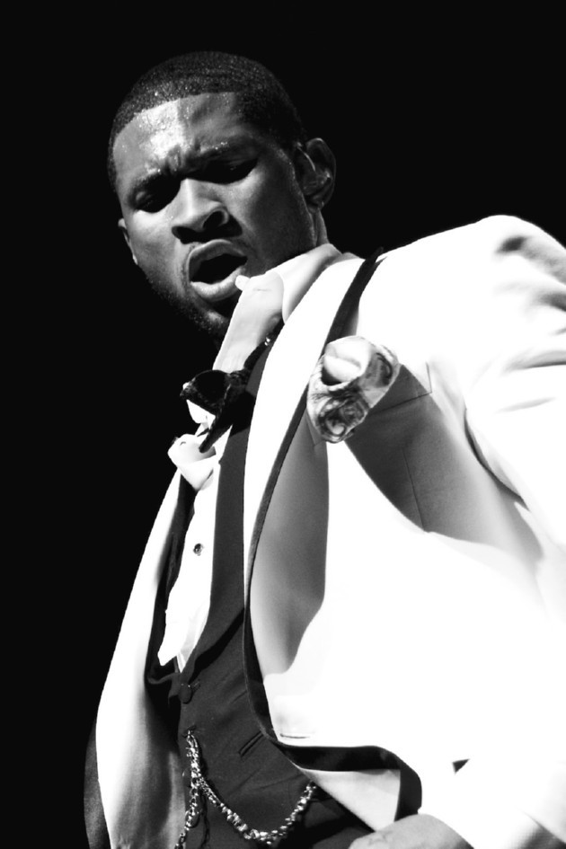 Gambar Foto Usher dengan Konsep Foto Hitam Putih