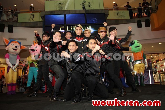 Foto Single Perdana Xo Ix Cukuplah Sudah Menjadi Soundtrack Dufan Defender Foto 2 Dari 19 wowkeren com