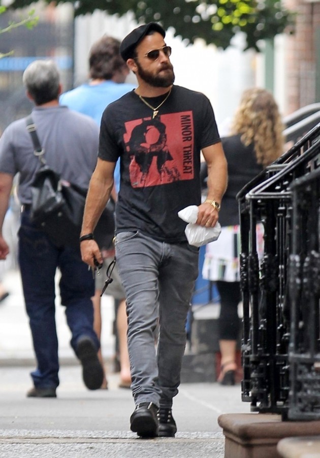 Justin Theroux Moto
