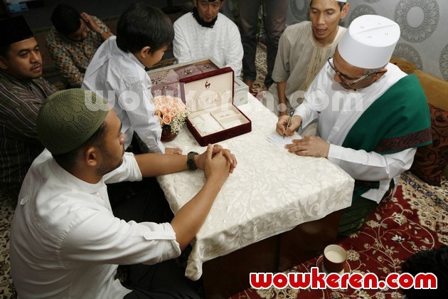 Gambar Foto Rachel Maryam dan Edo Saat Akad Nikah