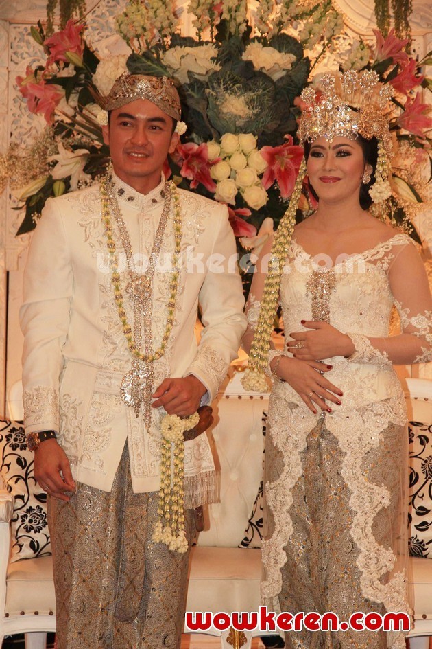 Gambar Foto Prosesi Akad Nikah Zumi Zola dan Sherrin Tharia