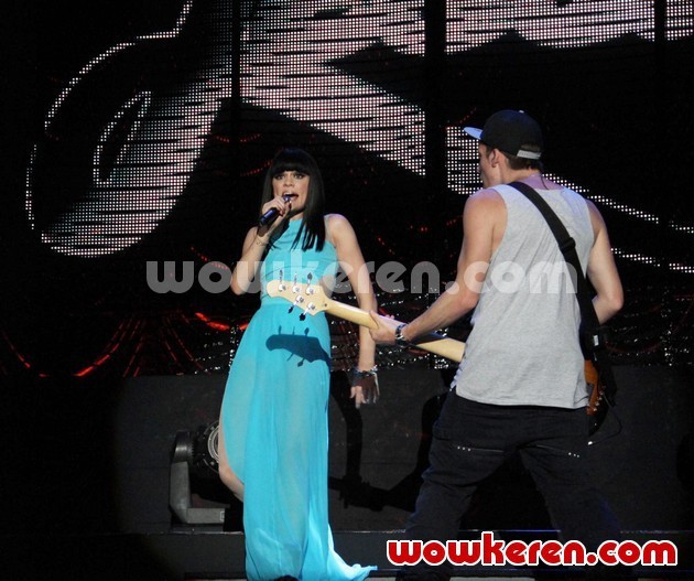 Gambar Foto Jessie J di Konser World Tour 'Who You Are'