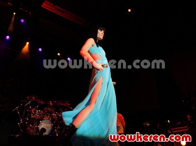 Gambar Foto Jessie J di Konser World Tour 'Who You Are'