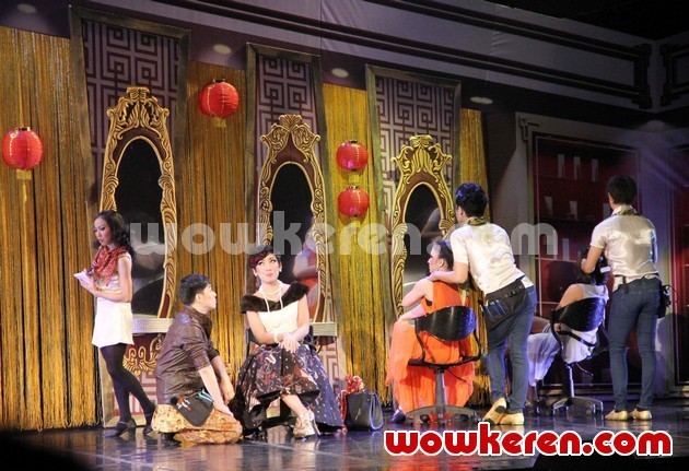 Gambar Foto Pementasan Kabaret Oriental 'Anak Emas Juragan Batik'