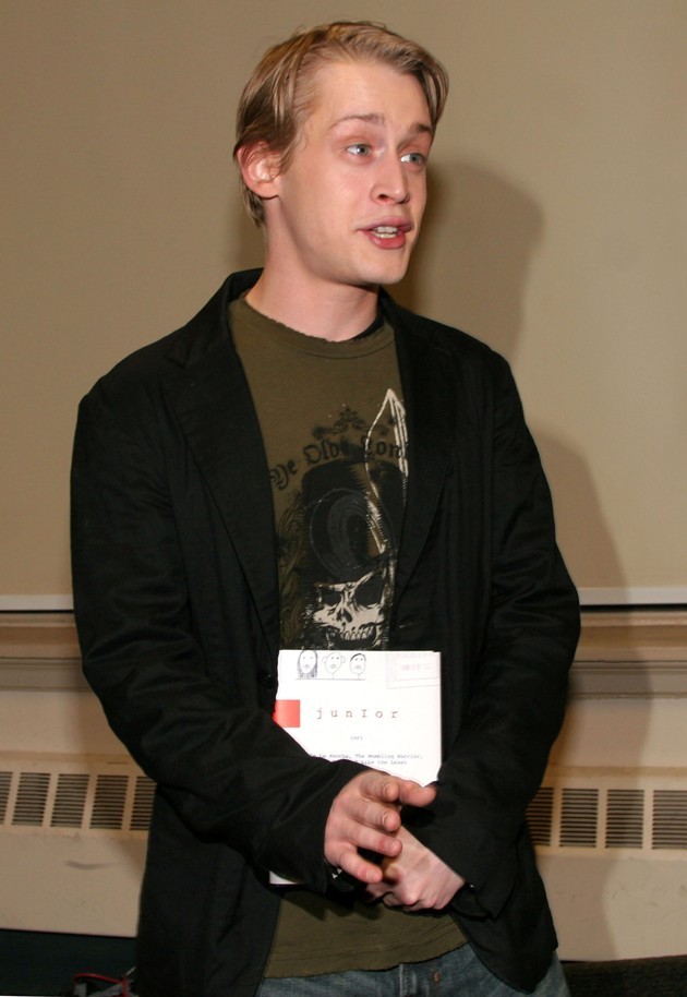 Gambar Foto Macaulay Culkin Dalam Berbagai Kesempatan