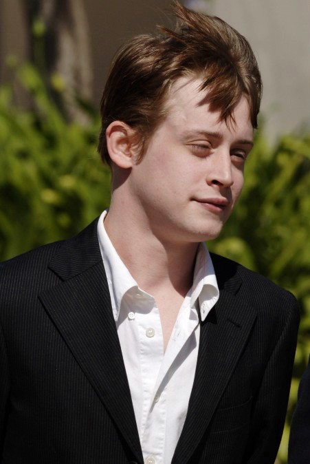 Gambar Foto Macaulay Culkin Dalam Berbagai Kesempatan