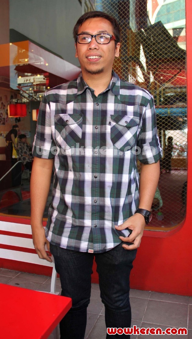 Gambar Foto Sammy Simorangkir Saat Ditemui di KFC Kemang