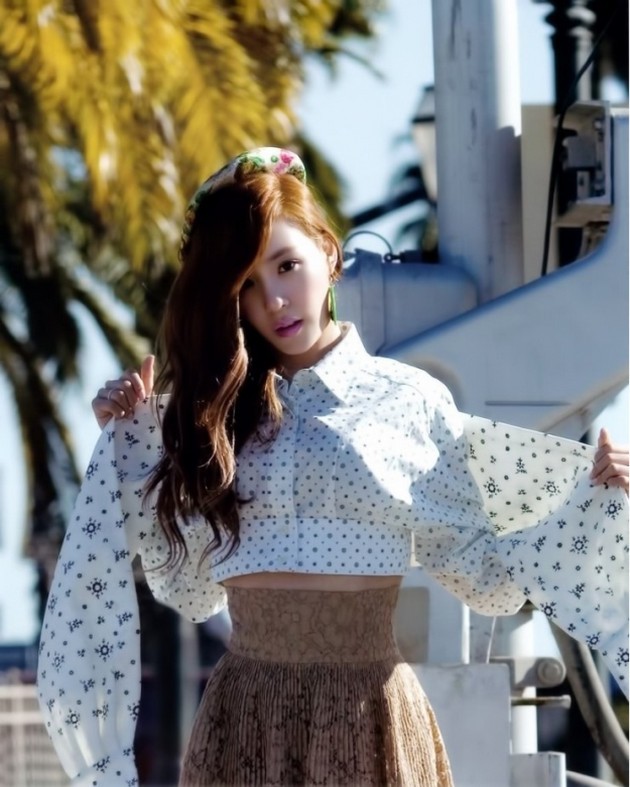 Gambar Foto Tiffany di Majalah Vogue Girl Edisi April 2012