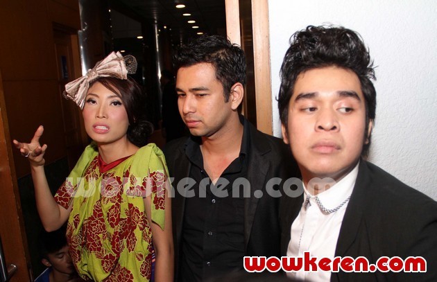 Gambar Foto Ayu Dewi, Raffi Ahmad dan Olga Syahputra di Semarak HUT 'Dahsyat' Ke-4 RCTI