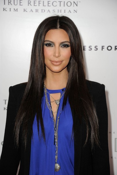 Gambar Foto Kim Kardashian Launching Parfum 'True Reflection'