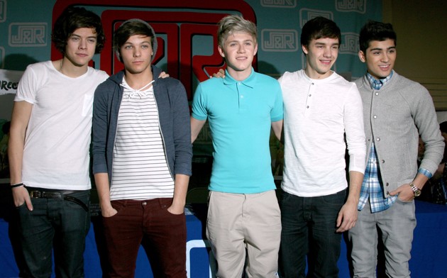 Gambar Foto One Direction di Acara Tanda Tangan